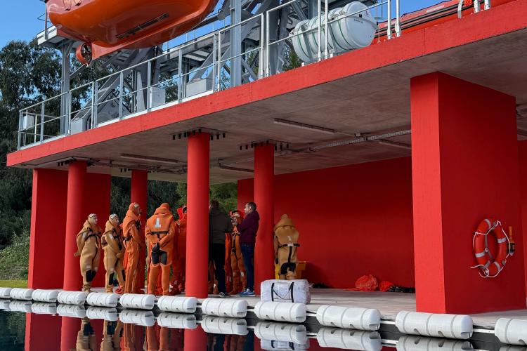 Certificat_d'aptitude_à_l'exploitation_des_embarcations_et_radeaux_de_sauvetage